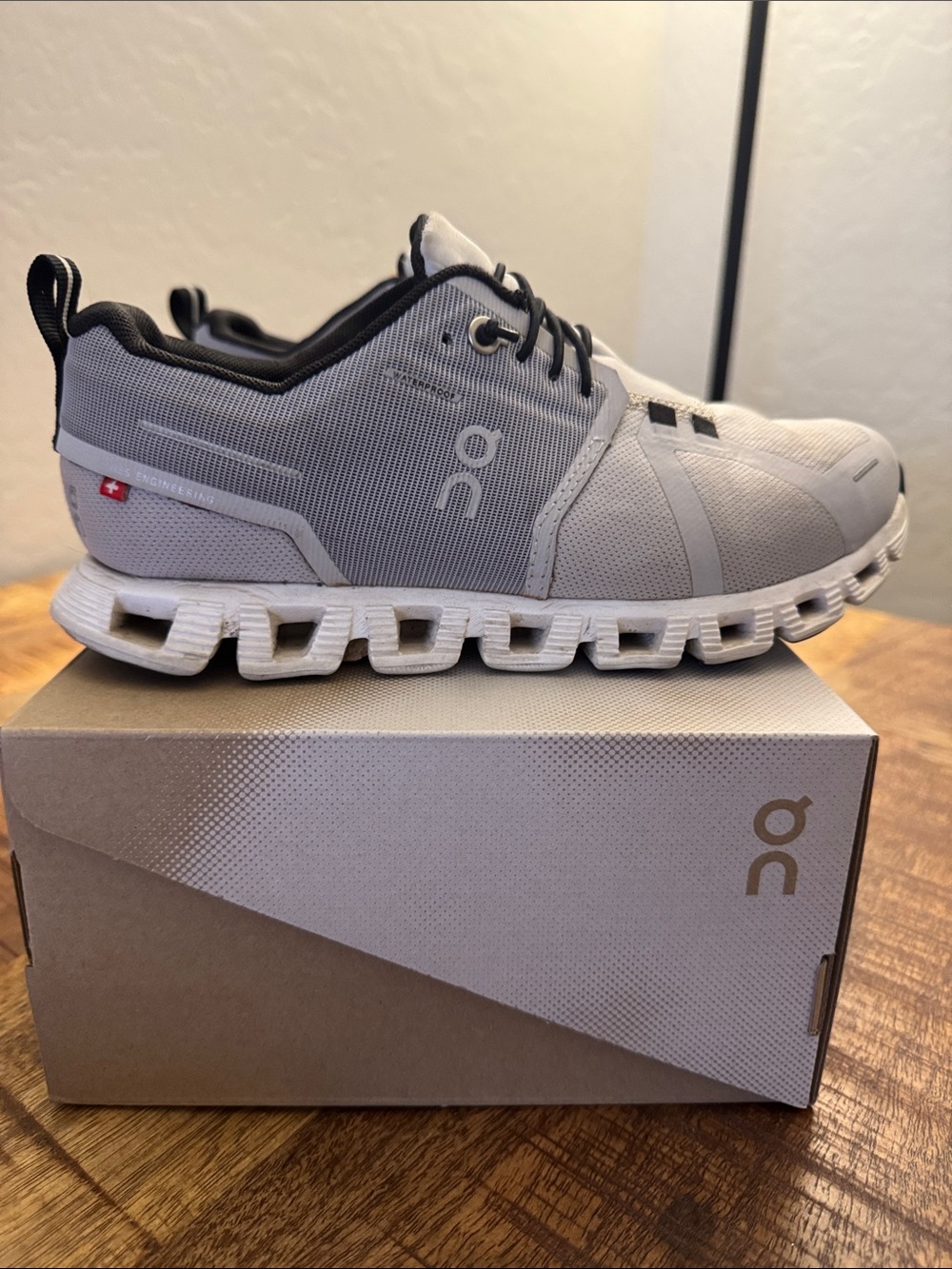 On Running Women's Light Gray and Black Athletic Sneakers - Picture 2 of 5